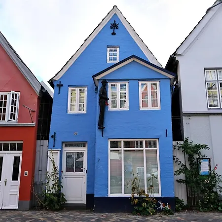 Kapitaenswohnung -schoene Altstadtwohnung, Mit Eigenem Parkplatz Apartment