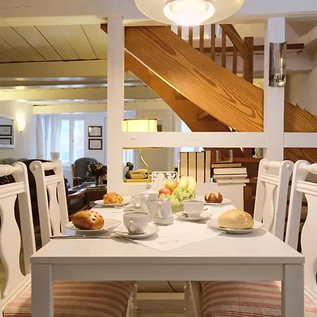 Kapitaenswohnung -schoene Altstadtwohnung, Mit Eigenem Parkplatz Lägenhet