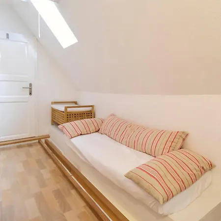 Kapitaenswohnung -schoene Altstadtwohnung, Mit Eigenem Parkplatz Lägenhet *