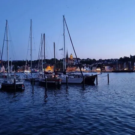 Kapitaenswohnung -schoene Altstadtwohnung, Mit Eigenem Parkplatz Lägenhet