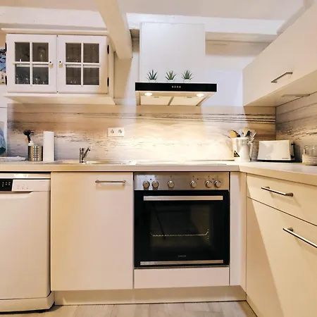 Kapitaenswohnung -schoene Altstadtwohnung, Mit Eigenem Parkplatz Apartment Flensburg