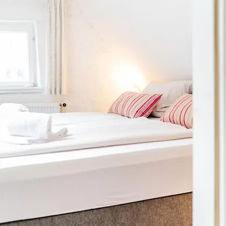 Kapitaenswohnung -schoene Altstadtwohnung, Mit Eigenem Parkplatz Apartment Flensburg