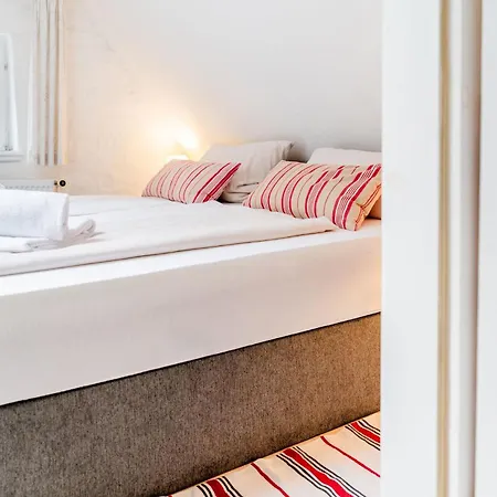 Kapitaenswohnung -schoene Altstadtwohnung, Mit Eigenem Parkplatz *