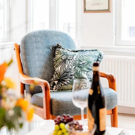 Kapitaenswohnung -schoene Altstadtwohnung, Mit Eigenem Parkplatz Lejlighed Flensborg