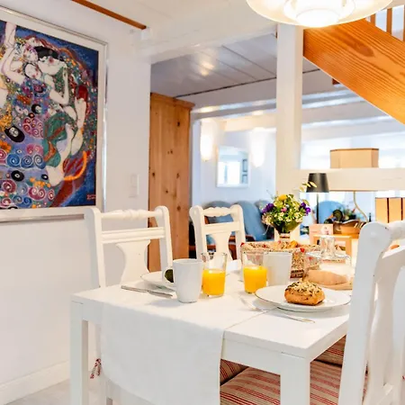 Kapitaenswohnung -schoene Altstadtwohnung, Mit Eigenem Parkplatz Flensborg